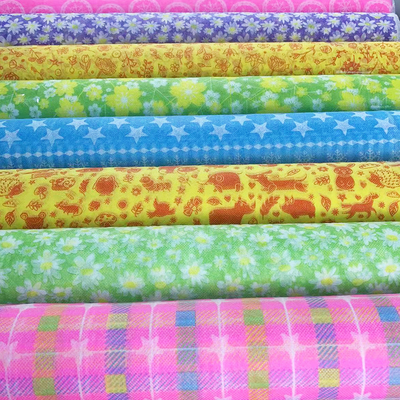 Kleine Rollennichtgewebte Gewebe-Tischdecken-biologisch abbaubares Taschen-Rohstoff-Polypropylen