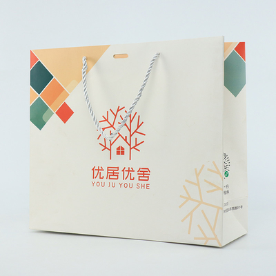 Das Boutiquen-Einkaufen kleidet kundenspezifischen Logo Paper Bag Printed White mit Band-Griff