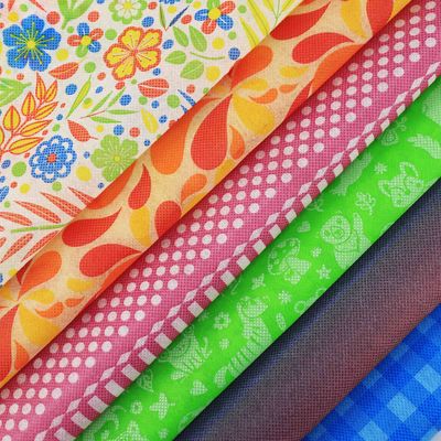 Kleine Rollennichtgewebte Gewebe-Tischdecken-biologisch abbaubares Taschen-Rohstoff-Polypropylen